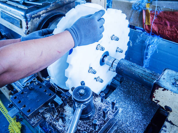 Technicien sur machine d'usinage CNC